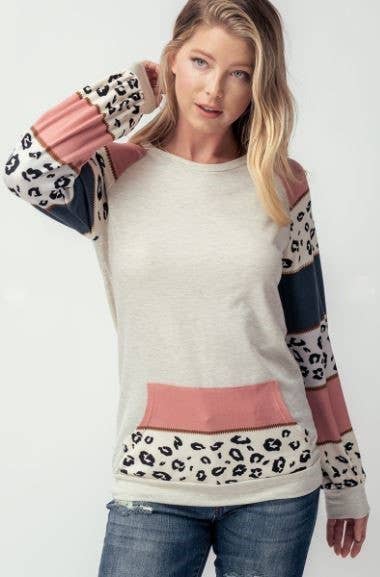 CONTRAST ANIMAL LONG SLEEVE WITH FRONT POCKET